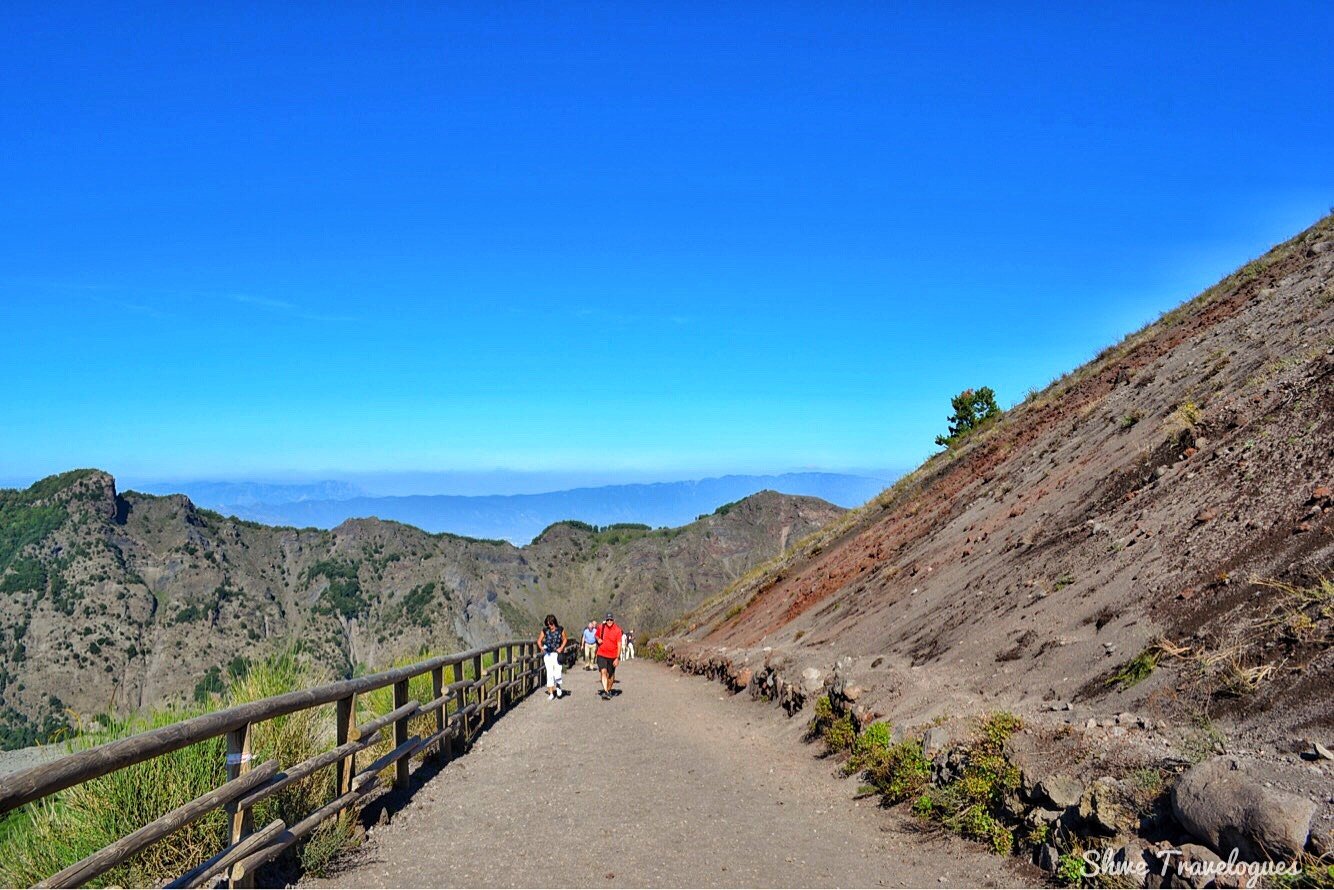 Climbing up to Mt Vesuvius